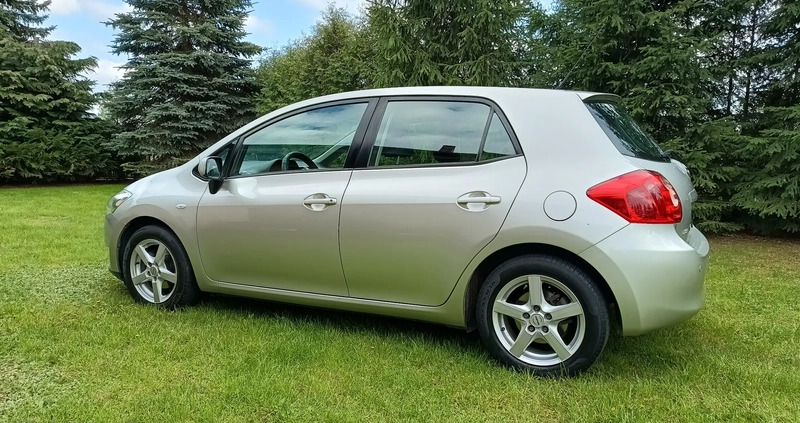 Toyota Auris cena 18000 przebieg: 301000, rok produkcji 2007 z Płock małe 232